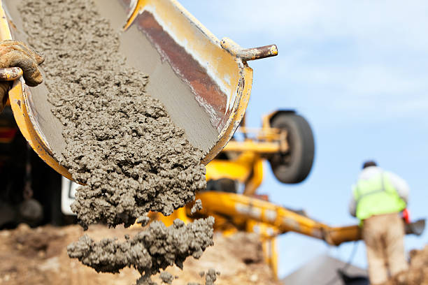 Best Driveway Concrete Repair  in Lindenhurst, NY